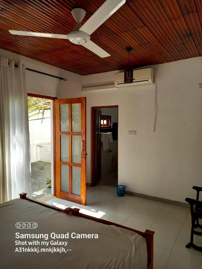 La-Vira Beach Villa ฮิกคาดูวา ภายนอก รูปภาพ